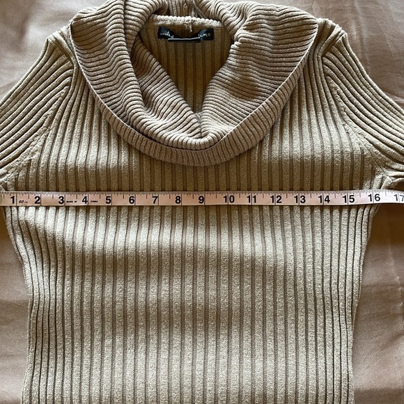 United States Sweaters Cowl Neck Sweater Sparkling Metallic Gold Ribbed Knit SzM - Picture 7 of 11